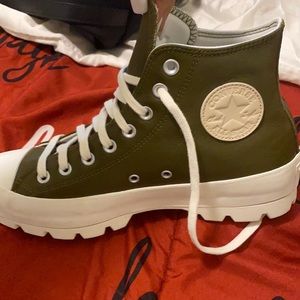 Women’s Converse chucks